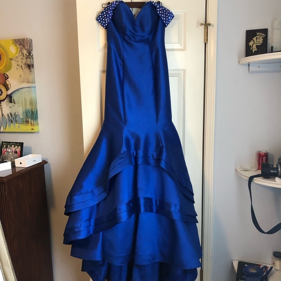 SOLD. Brilliant Blue Fitted Trumpet Hem Gown - Picture 2 of 8